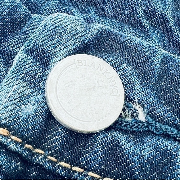 Blank NYC Jean Shorts “I Know You Want Me” Denim Size 26 = 4 nyc Cutoffs New - Picture 4 of 10